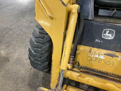 John Deere 325 Hydraulic Cylinder