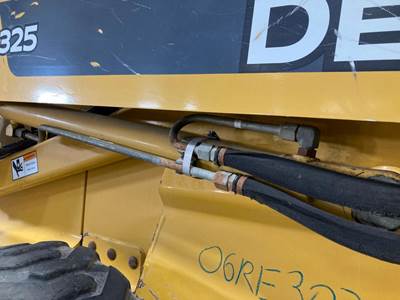 John Deere 325 Hydraulic Cylinder