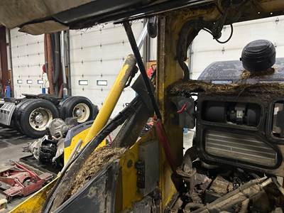 John Deere 326E Hydraulic Cylinder