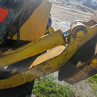 John Deere 410B Hydraulic Cylinder