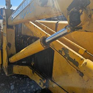 John Deere 500C Hydraulic Cylinder