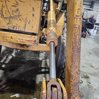 John Deere 500C Hydraulic Cylinder