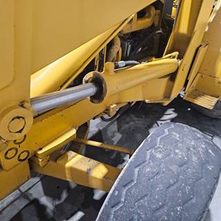 John Deere 510 Hydraulic Cylinder