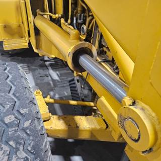 John Deere 510 Hydraulic Cylinder