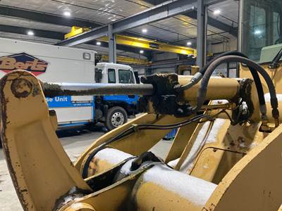 John Deere 544E Hydraulic Cylinder