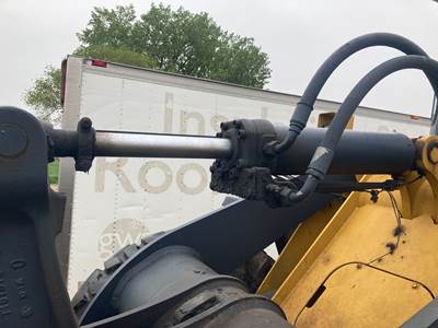 John Deere 544G Hydraulic Cylinder