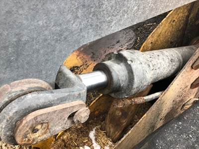 John Deere 544J Hydraulic Cylinder