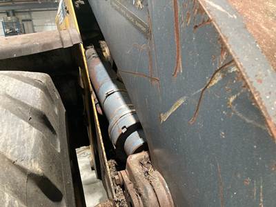 John Deere 544J Hydraulic Cylinder