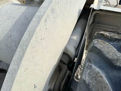 John Deere 544J Hydraulic Cylinder