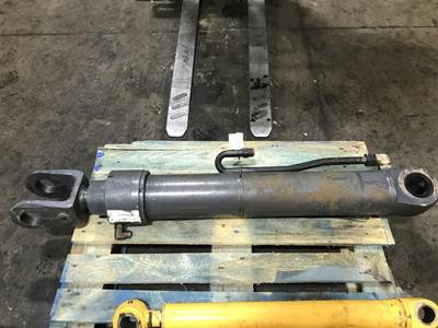 John Deere 544K Hydraulic Cylinder