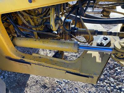 John Deere 624E Hydraulic Cylinder