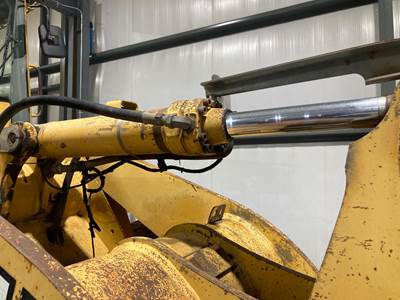 John Deere 624H Hydraulic Cylinder