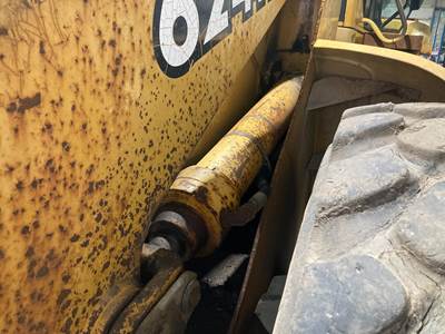 John Deere 624H Hydraulic Cylinder