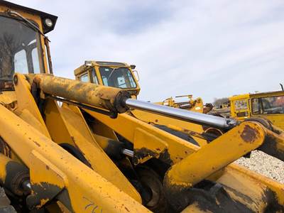 John Deere 644B Hydraulic Cylinder