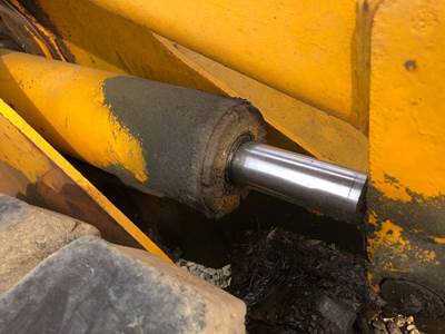 John Deere 644B Hydraulic Cylinder