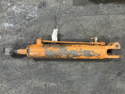 John Deere 670A Hydraulic Cylinder
