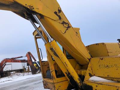 John Deere 690A Hydraulic Cylinder