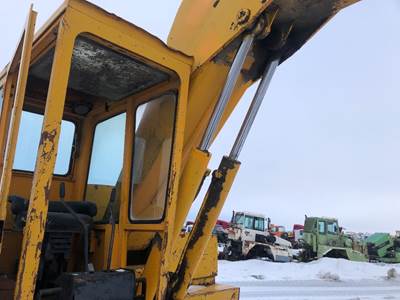 John Deere 690A Hydraulic Cylinder