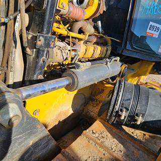 John Deere 700K LGP Hydraulic Cylinder