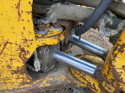 John Deere 710B Hydraulic Cylinder