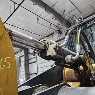 John Deere 744H Hydraulic Cylinder