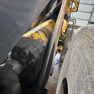 John Deere 744H Hydraulic Cylinder