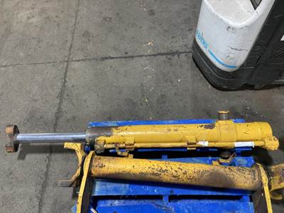 John Deere 750E Hydraulic Cylinder