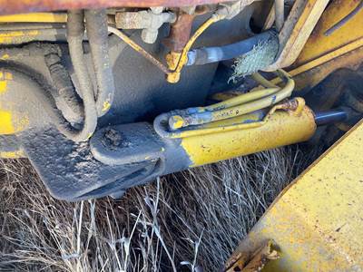 John Deere 770 Hydraulic Cylinder