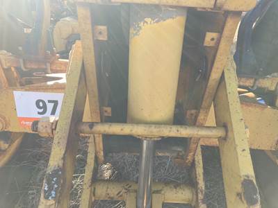 John Deere 770 Hydraulic Cylinder