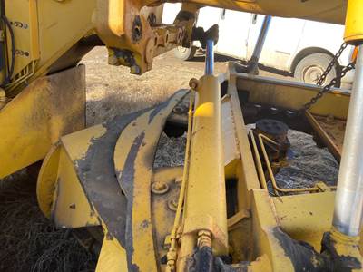 John Deere 770 Hydraulic Cylinder