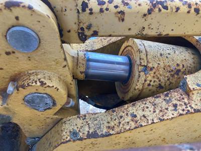 John Deere 770BH Hydraulic Cylinder