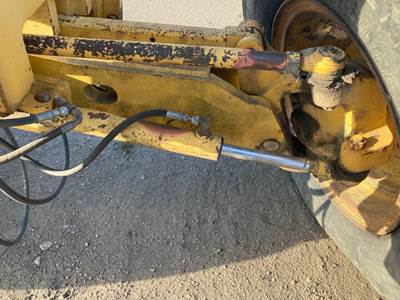 John Deere 770CH Hydraulic Cylinder