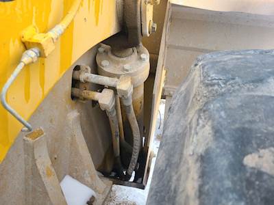 Kawasaki 90ZV-2 Hydraulic Cylinder