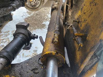 Kawasaki 90ZV-2 Hydraulic Cylinder