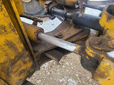 Kawasaki 90ZV-2 Hydraulic Cylinder