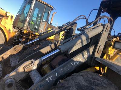 Komatsu WA180-3PT Hydraulic Cylinder