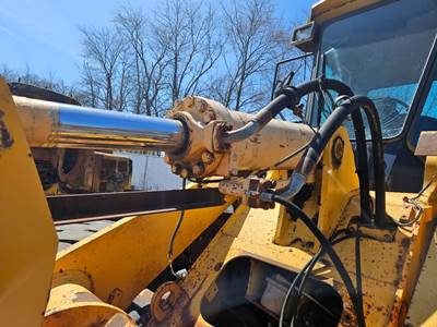 Komatsu WA380-1 Hydraulic Cylinder