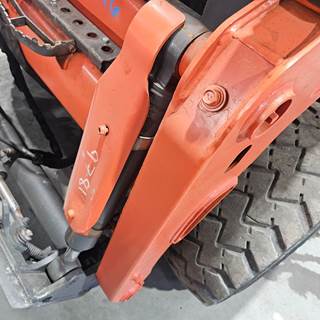 Kubota SSV75 Hydraulic Cylinder