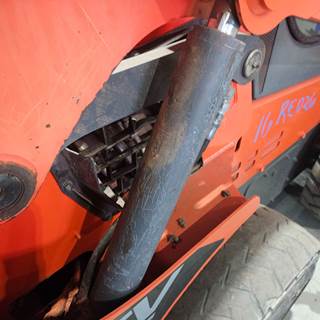 Kubota SSV75 Hydraulic Cylinder
