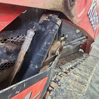 Kubota SVL75-2 Hydraulic Cylinder