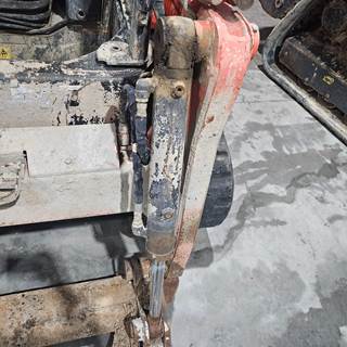 Kubota SVL75-2 Hydraulic Cylinder