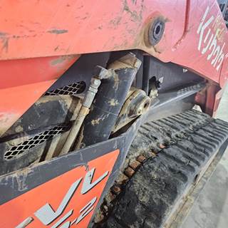 Kubota SVL75-2 Hydraulic Cylinder