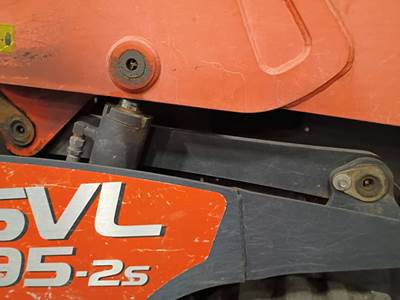Kubota SVL95-2S Hydraulic Cylinder