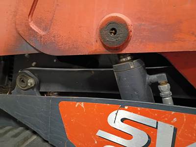 Kubota SVL95-2S Hydraulic Cylinder
