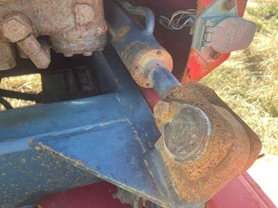Moffett M5500 Hydraulic Cylinder