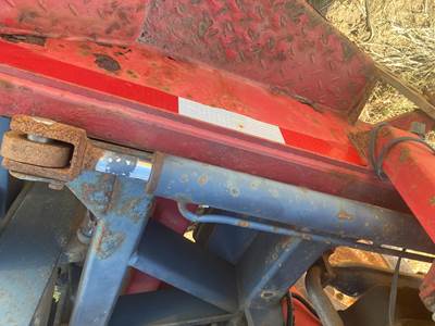 Moffett M5500 Hydraulic Cylinder
