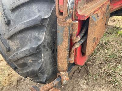 Moffett M5500 Hydraulic Cylinder