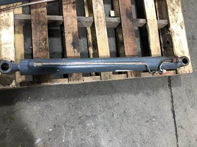Mustang 2200R Hydraulic Cylinder