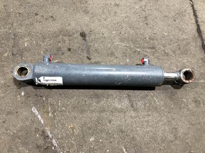 Mustang 2200R Hydraulic Cylinder