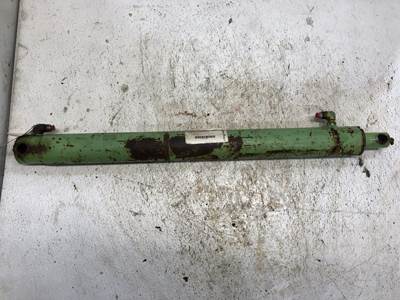 Mustang 440 Hydraulic Cylinder